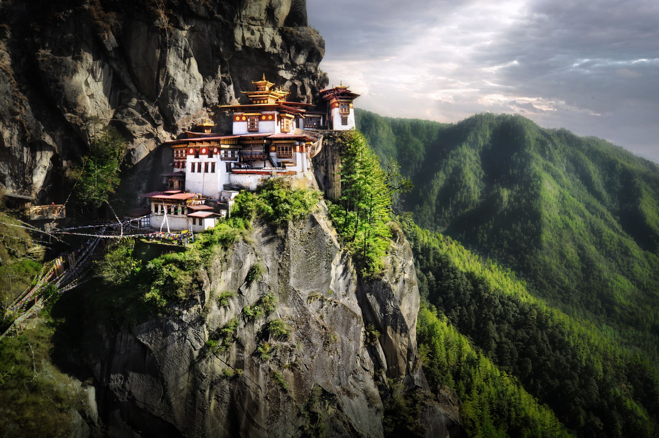 Bhutan - The Land Of Thunder Dragon
